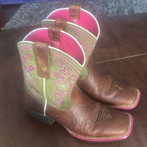GUC Ariat Fat Baby Boots